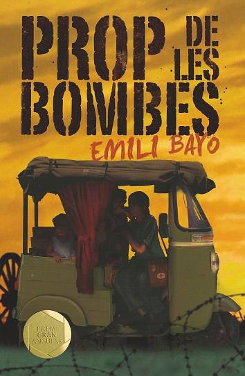 PROP DE LES BOMBES (GRAN ANGULAR 193) | 9788466147460 | BAYO, EMILI | Llibreria Drac - Llibreria d'Olot | Comprar llibres en català i castellà online