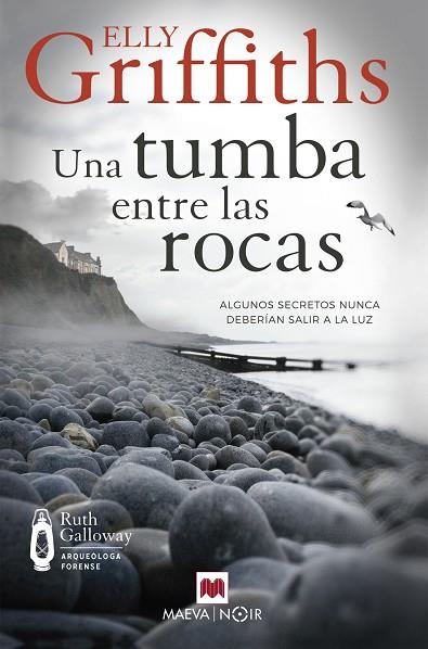UNA TUMBA ENTRE LAS ROCAS | 9788419110121 | GRIFFITHS, ELLY | Llibreria Drac - Llibreria d'Olot | Comprar llibres en català i castellà online