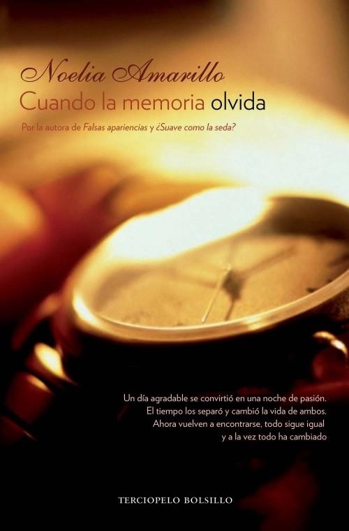CUANDO LA MEMORIA OLVIDA | 9788415410447 | AMARILLO, NOELIA | Llibreria Drac - Librería de Olot | Comprar libros en catalán y castellano online