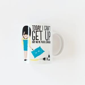 TAZA SUPERBRITÁNICO TODAY I CAN'T GET UP | 8432715076209 | Llibreria Drac - Librería de Olot | Comprar libros en catalán y castellano online