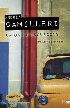 CAU D'ESCURÇONS, UN | 9788417420314 | CAMILLERI, ANDREA | Llibreria Drac - Librería de Olot | Comprar libros en catalán y castellano online