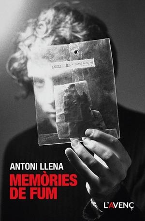 MEMÒRIES DE FUM | 9788418680564 | LLENA, ANTONI | Llibreria Drac - Librería de Olot | Comprar libros en catalán y castellano online
