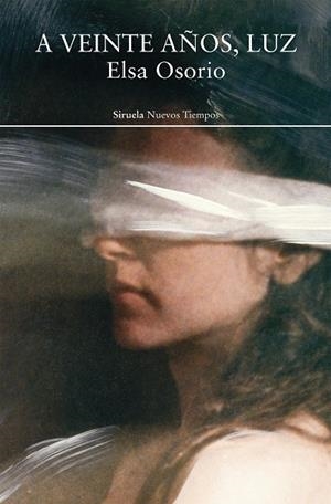 A VEINTE AÑOS, LUZ | 9791388032738 | OSORIO, ELSA | Llibreria Drac - Llibreria d'Olot | Comprar llibres en català i castellà online
