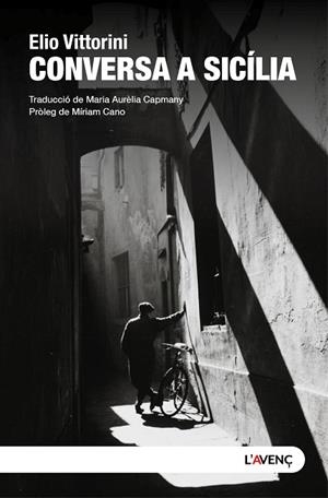 CONVERSA A SICÍLIA | 9788418680687 | VITTORINI, ELIO | Llibreria Drac - Llibreria d'Olot | Comprar llibres en català i castellà online