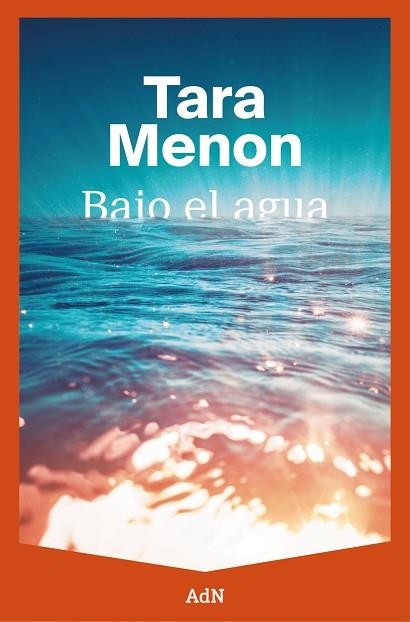 BAJO EL AGUA | 9791387596590 | MENON, TARA | Llibreria Drac - Llibreria d'Olot | Comprar llibres en català i castellà online